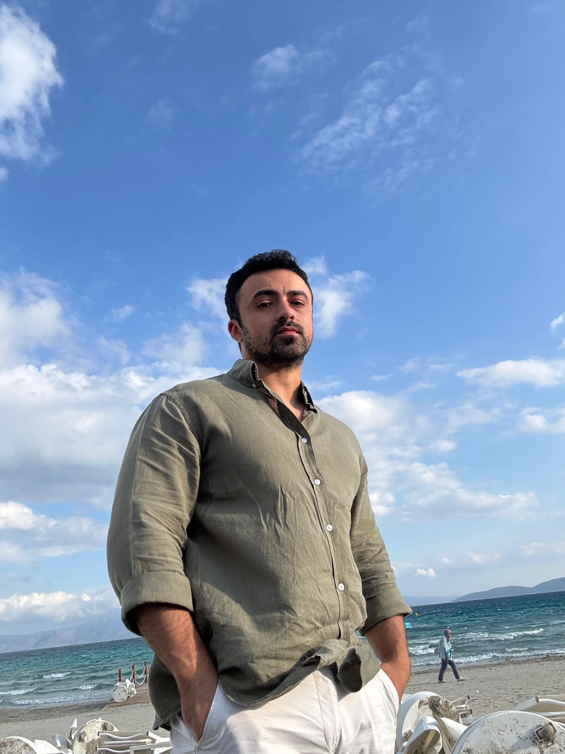 Yağız Cem Yılmaz, Ege kıyısında portre